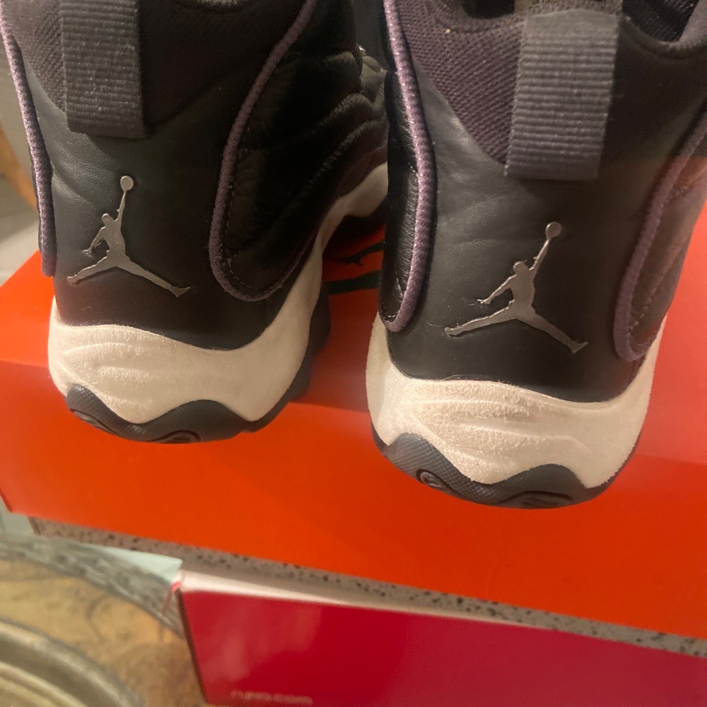 Jordan Shoes - Picture 3 of 6
